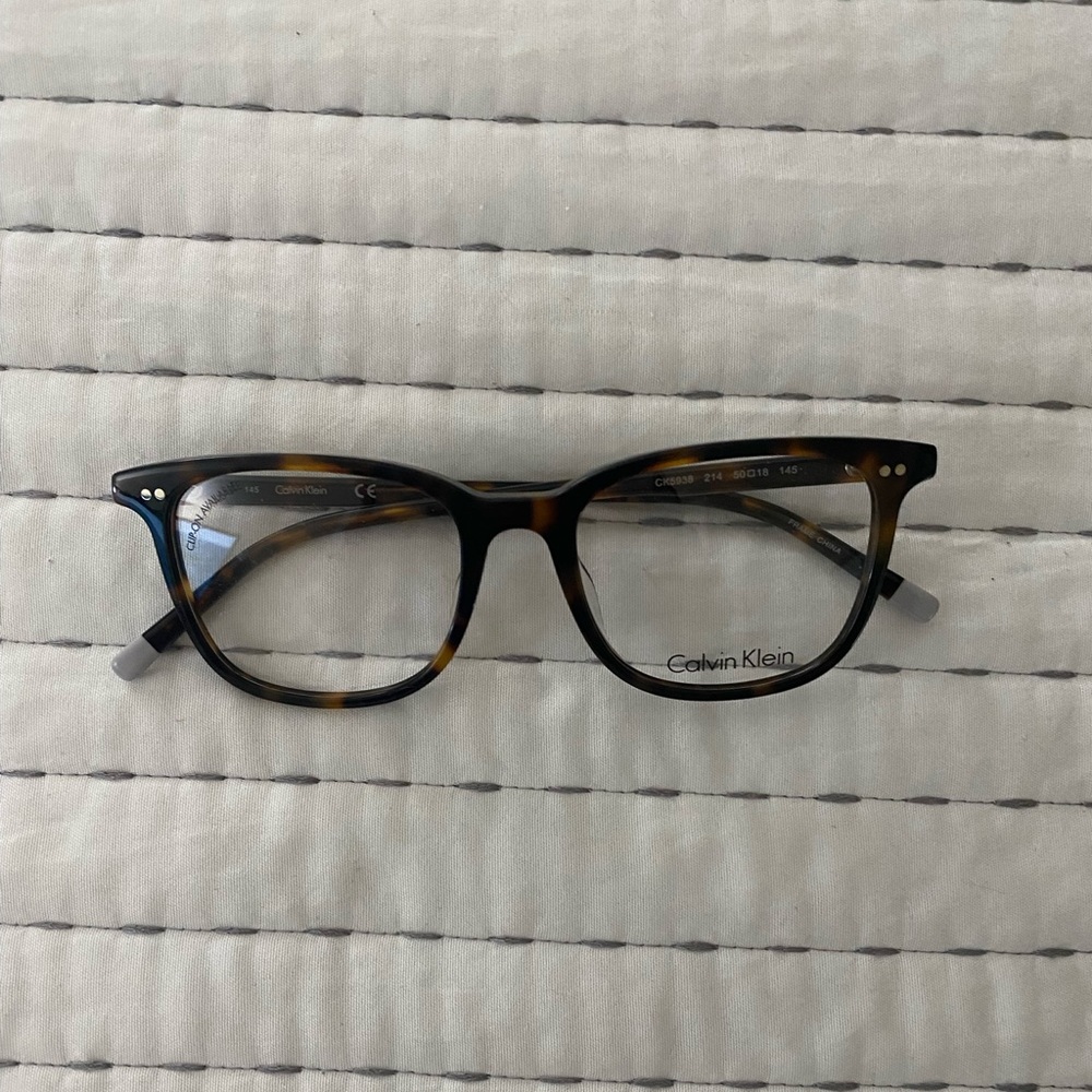 Calvin Klein glasses model CK5938